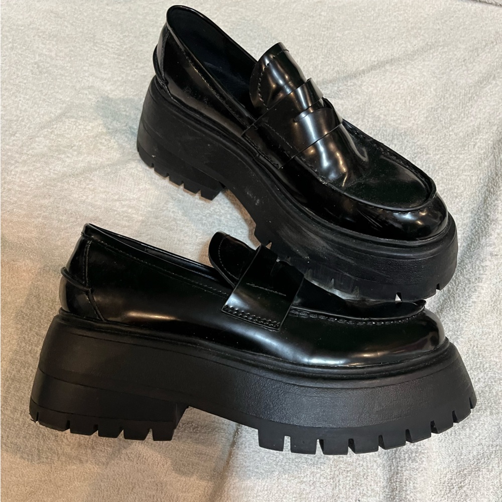 Chunky platform loafers